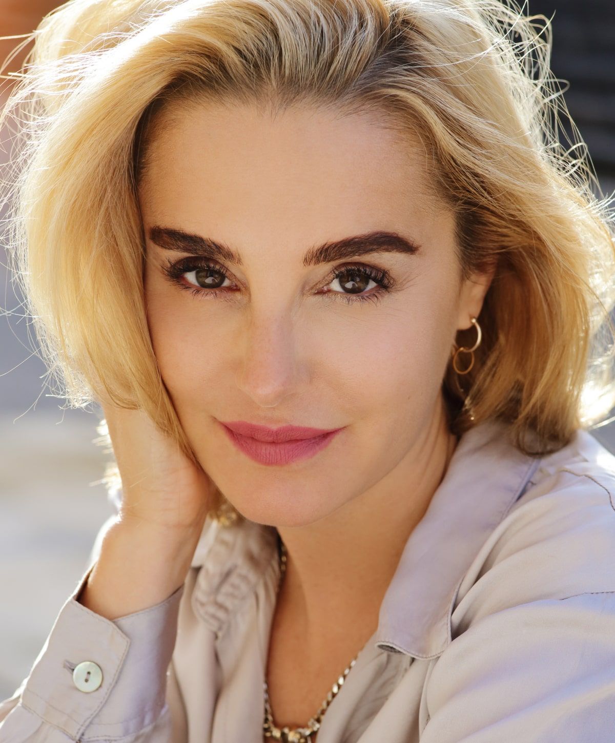 charlotte deep plane facelift model with blonde hair