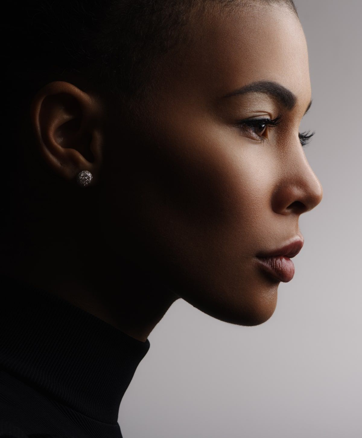 charlotte neck lift model with dark hair