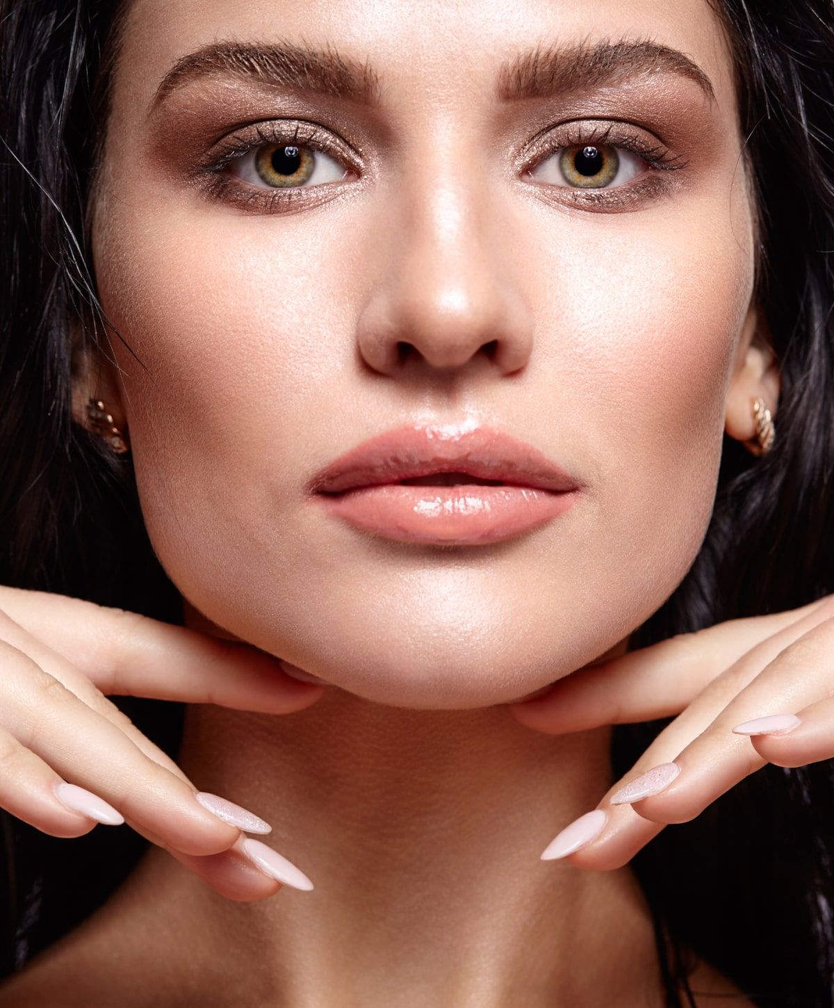charlotte lip lift model with black hair