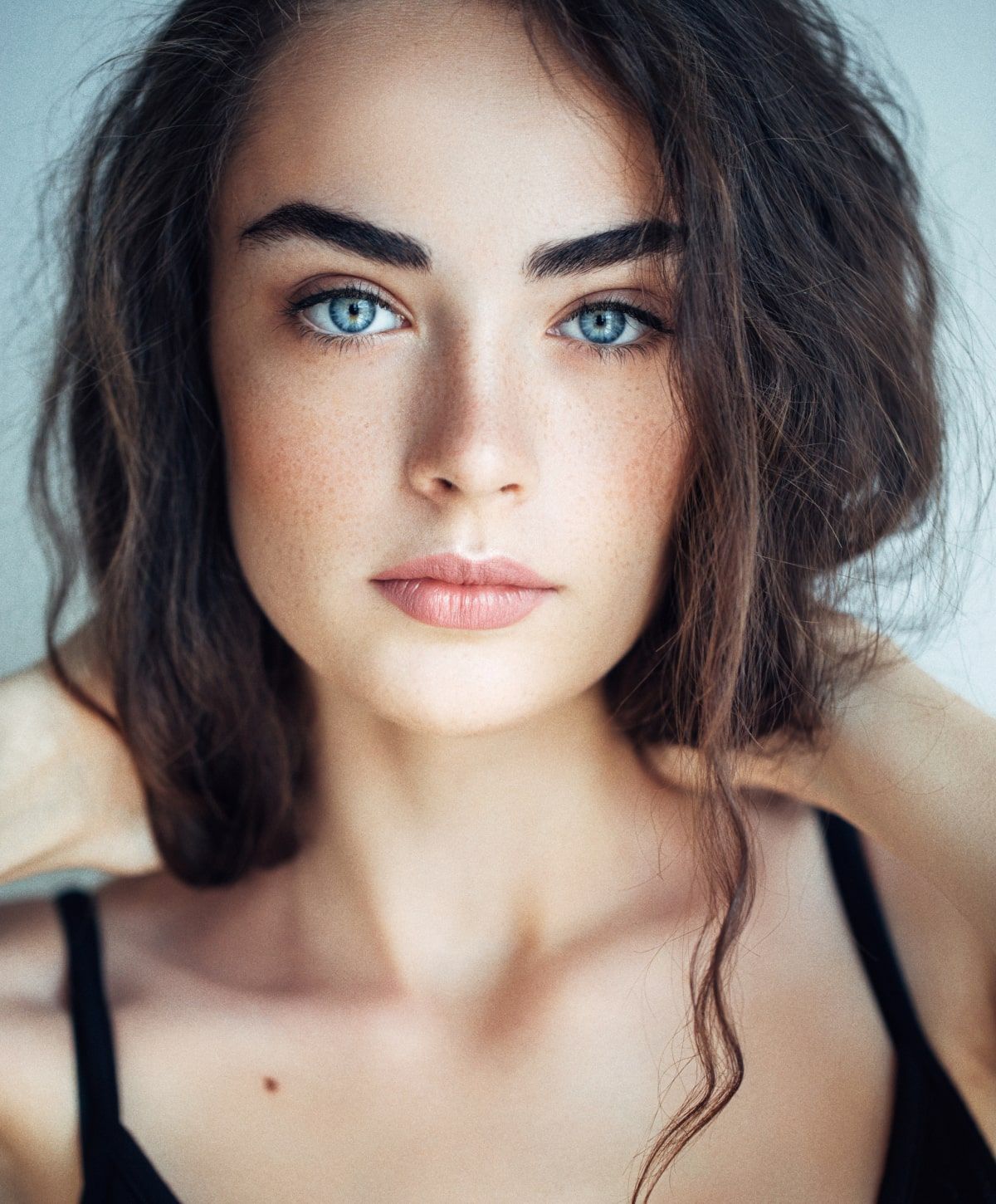 charlotte rhinoplasty model with blue eyes