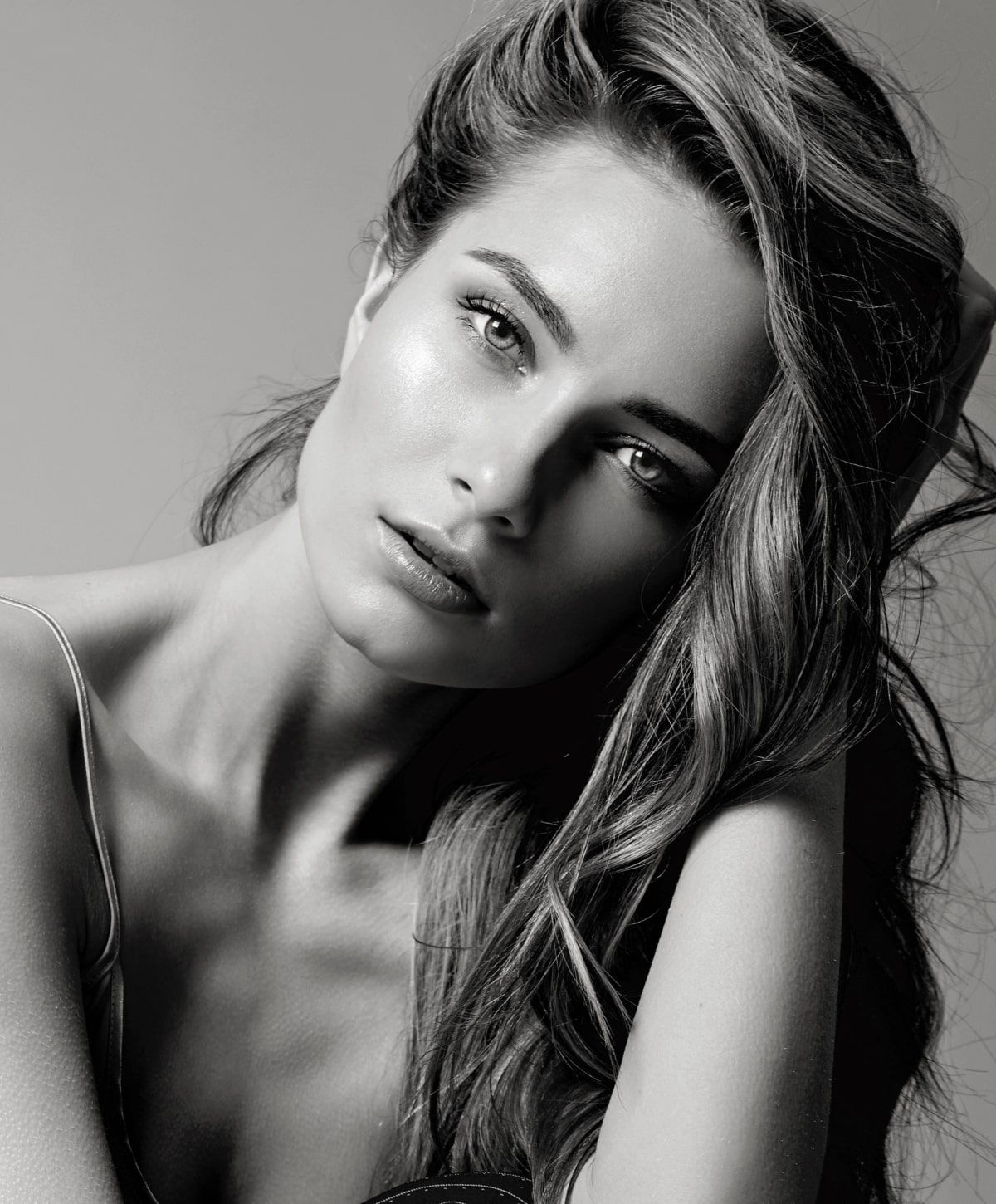 charlotte chemical peels model in black and white